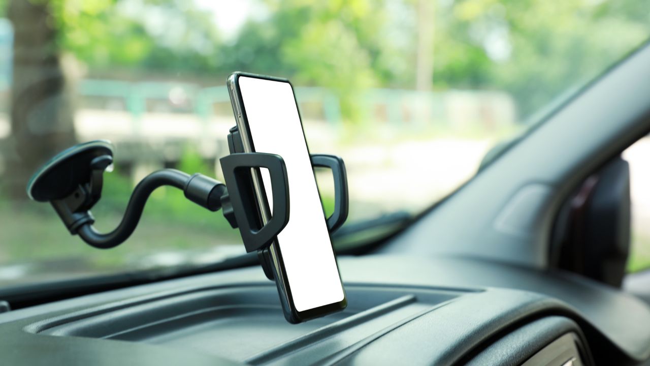 Ce roluri trebuie să îndeplinească un suport de telefon pentru mașină?